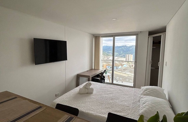 Sophisticated with a Prime Location - Stratum 5