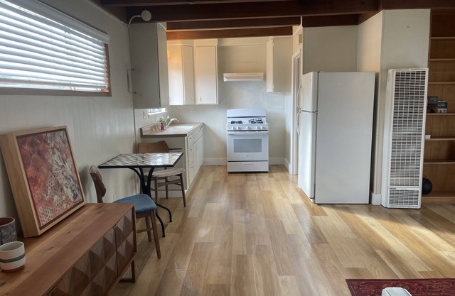 Soquel Apartment: Cozy Pet Friendly Apartment