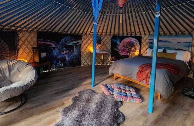 Soul Yurt - artisan made with cedar hot tub