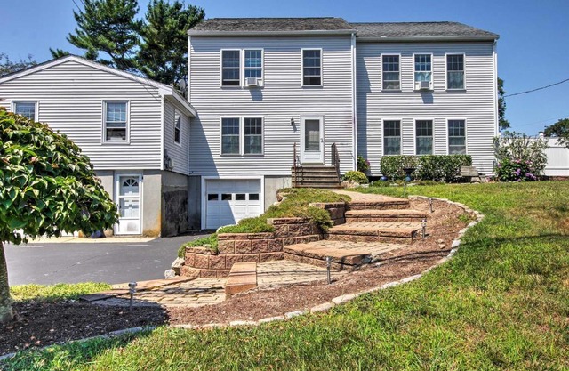 South Kingstown Vacation Rental 2 Mi to Beach!