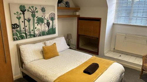 South London Comfy Large Double Bedroom 04