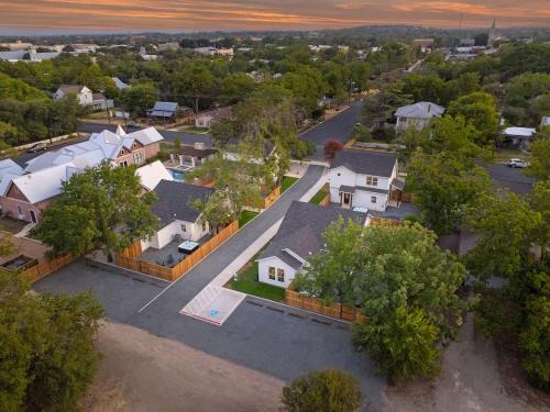 Southern Vine Sip and Stay Combo