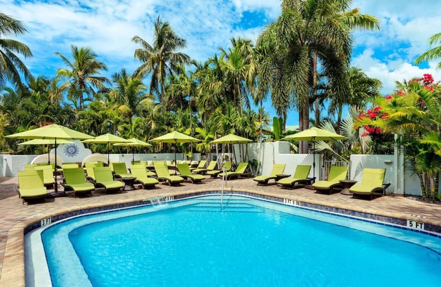 Southernmost Beach Resort, Classic 2 Queen Rooms – Beach Access & Onsite Pool