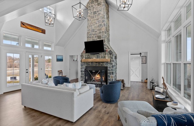 Southview Retreat: NFL Draft Home on Lake Michigan