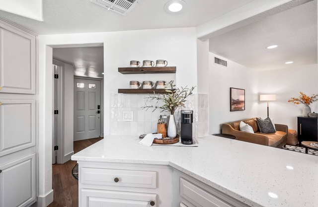 Southwestern Style 2 BR Condo w/City & Mountain Views in the Catalina Foothills