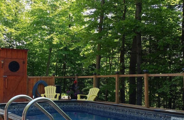 Spa & Outdoor Pool - Montagnard des Pays-d'en-Haut