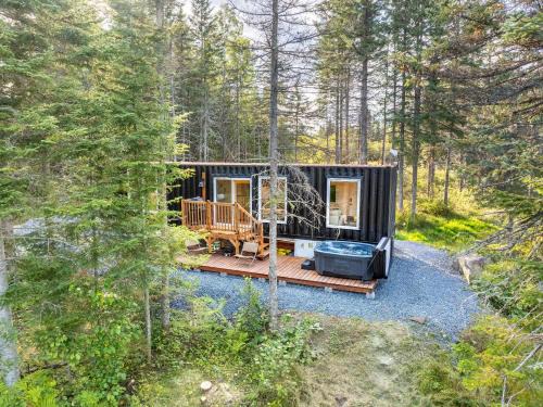 Spa & River view - Le Conteneur Cache