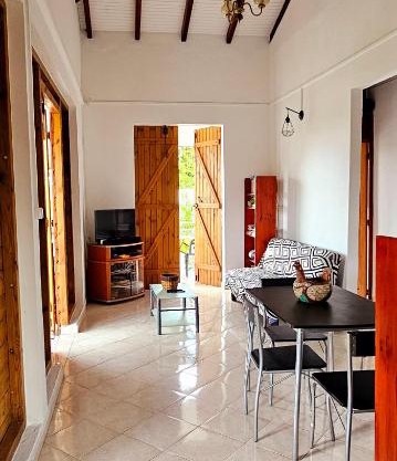 Spacieux haut de villa proche plage