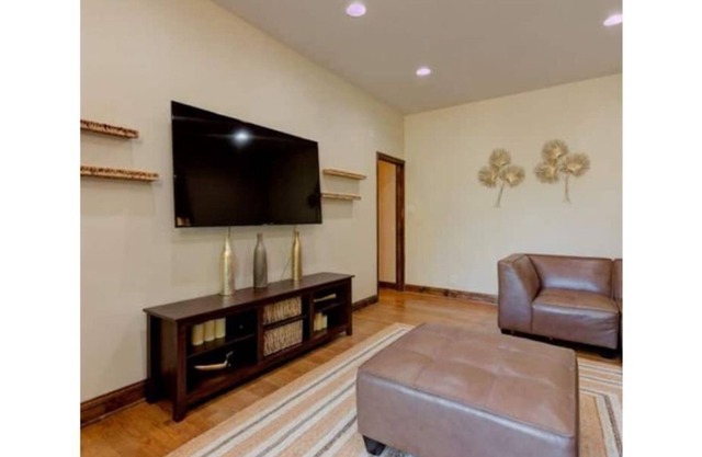 Spacious Spanish-Style 4/3