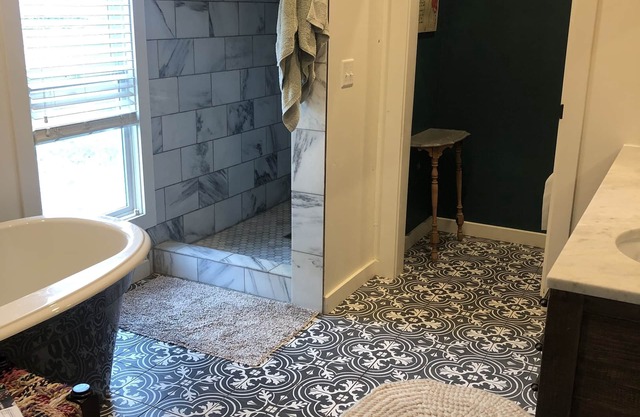 Spacious 1-Bedroom Apt, Large Bath, Kitchenette in Livingston, MT Neighborhood