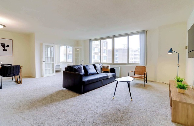 Spacious 1BR+Den in Prime Location | Pool & Gym