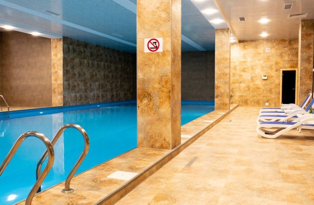 Spacious 1BR | Pool & Sauna