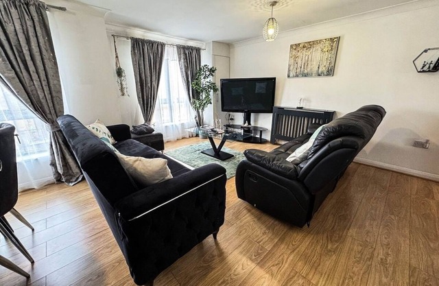 Spacious 2 Bed flat/Parking near Wembley Stadium