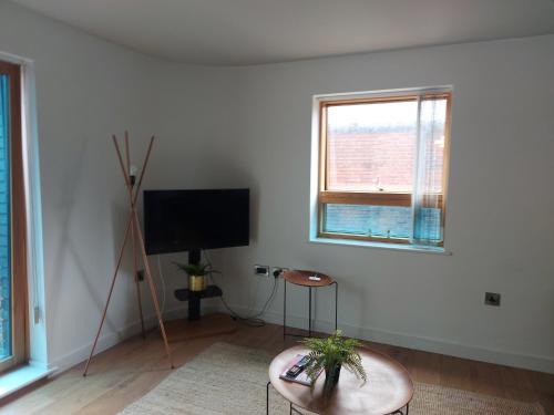 Spacious 2-bedroom apartment near Ponds Forge, Crucible Theatre and Sheffield Universities