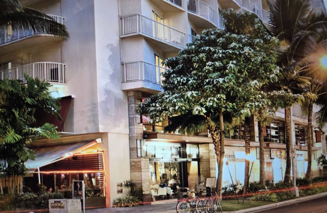 Spacious 2-BR/2-bath suite with full kitchen & living room, minutes from beach