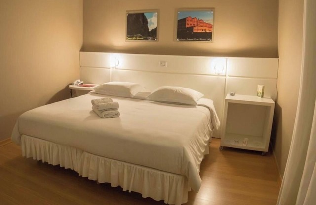 Spacious 2 Double Room w/ Views of Forests, Canyons & Access to Waterfall Trails