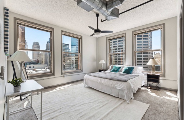Spacious 2BR Downtown Retreat