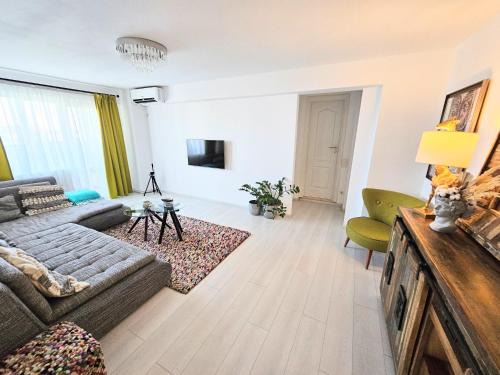 Spacious 2BR Oasis Modern Comfort near Parks & Malls