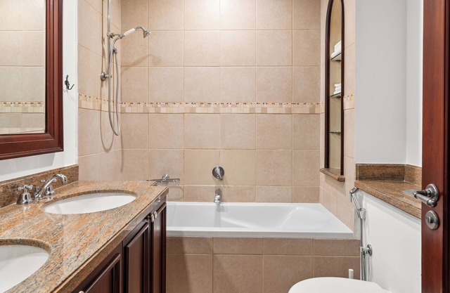 Spacious 2BR Steps from Downtown