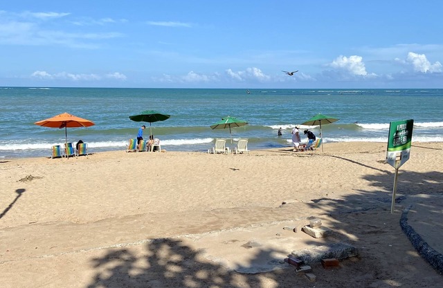 Spacious 3/4 bedroom apartment two blocks from Jatiúca Beach