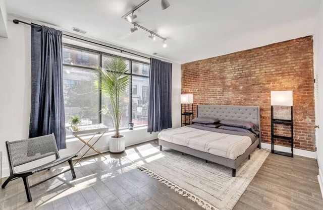 Spacious 3-bedroom apartment in peaceful Washington, DC, close to Museums