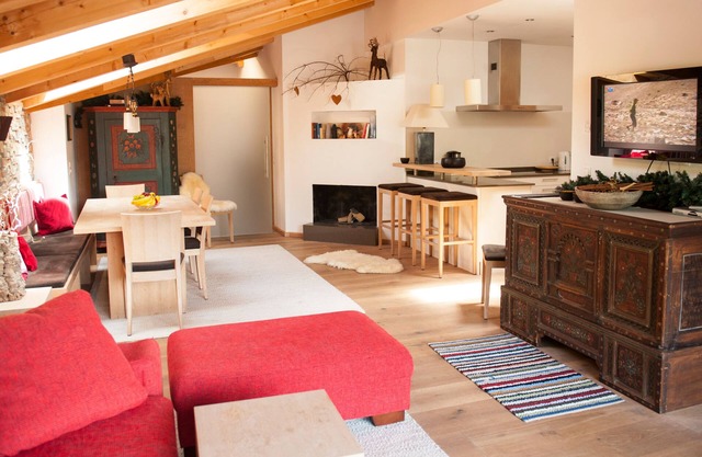 Spacious 3 bedroom apartment in the village center