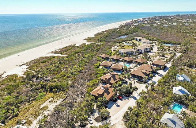 Spacious 3-Bedroom Retreat with Full Wrap-Around Lanai | Sanibel Island - Signal Inn 13