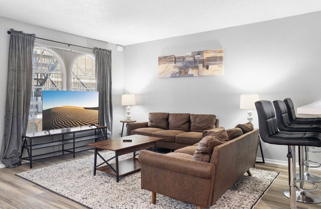 Spacious 3BR/2BA next to UT 8663
