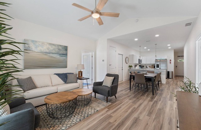 Spacious 3BR Fenced Yard Pet Friendly Johnson Beach NAS