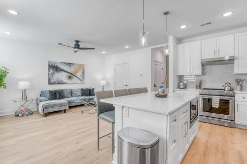 Spacious 3BR Home Oasis on Grandin Road