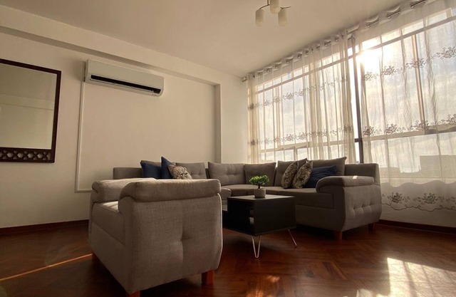 Spacious 4-bedroom apartment with AC and WiFi in cool Magdalena del Mar