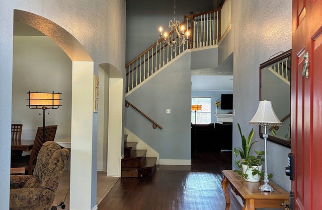Spacious 4 bed house in Pflugerville, close to Austin for ACL and COTA