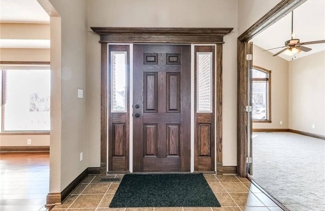 Spacious 4-bedroom house in peaceful West Des Moines