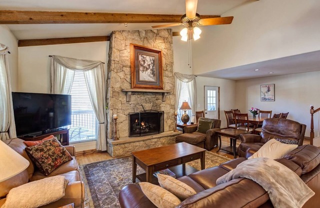 Spacious 4 bedroom, 4 full bath house Beaver Creek Vail skiing