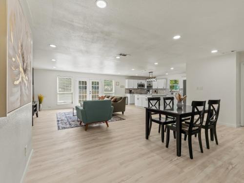 Spacious 4 Bedroom Family Retreat in the Heart of McKinney, TX