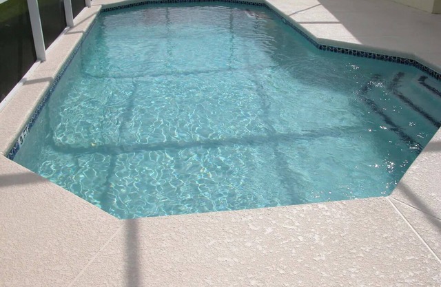 Spacious 4 bedroom home- close to the parks