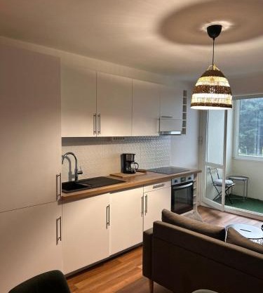 Spacious 4 bedroom family home 5 min from Caen