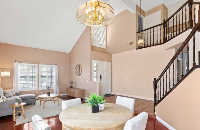 Spacious 4BR/3BA Entire Home in Riverside