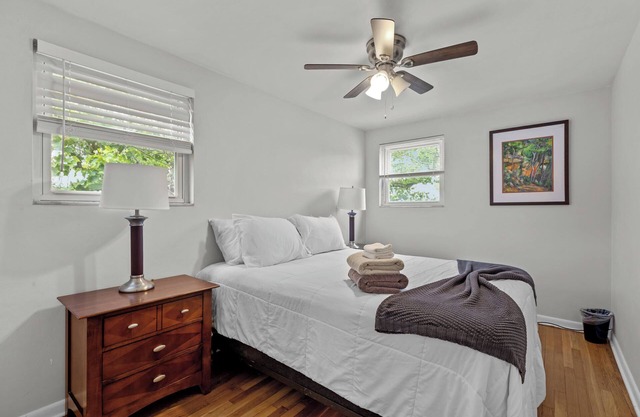 Spacious 4BR Home-Big Yard, Huge Driveway