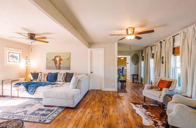 Spacious 4BR Ranch Wildlife Firepit Patios