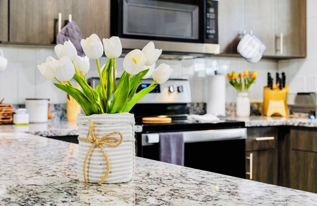 Spacious 4BR Retreat in Tampa Family & Pet-Friendly