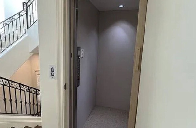 Spacious 5-bedroom house in Marina del Rey WALKING DISTANCE to the beach