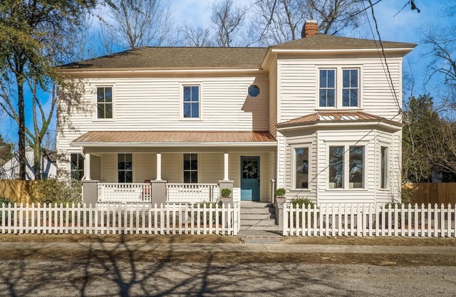 Spacious 5-bedroom Downtown home in charming Aiken