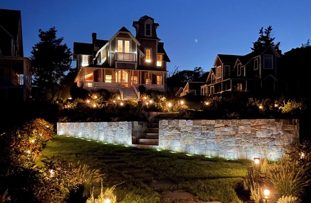 Spacious 5-bedroom house with AC and WiFi in brilliant Oak Bluffs