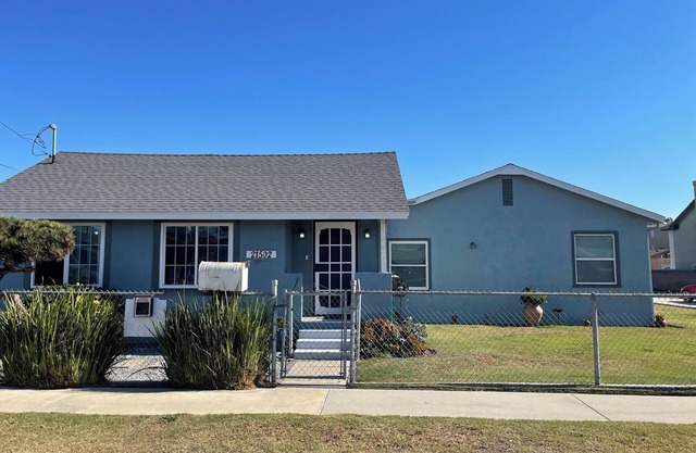 Spacious 5-bedroom house in welcoming Torrance with WiFi, AC, large yard