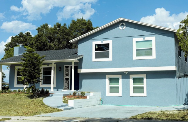 Spacious 5-bedroom house with WiFi, AC in pleasant Orlando