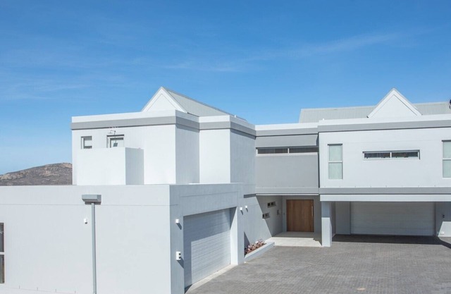Spacious 5-bedroom villa in tranquil Langebaan with heated pool