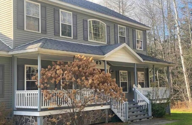 Spacious 5 BR w/Mountaintop Views-2 Min to Hunter