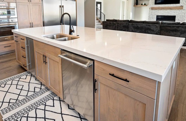 Spacious 6-bedroom house in charming Cedar City with WiFi, AC
