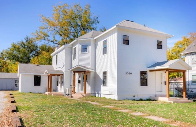 Spacious 9BR Home~Ideal for Groups~Near Downtown